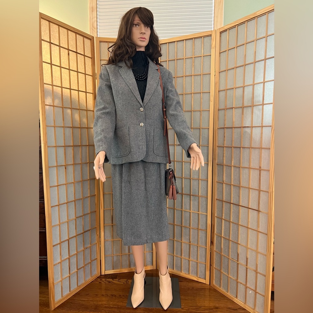 Gray wool  “Cross Country” 2 piece suit size P2
